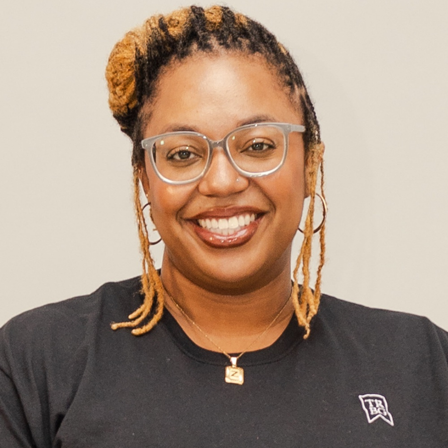 Aziza (@thereadingblackgirls)
